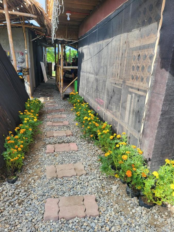 Calatagan'S Bahay Kubo - With Beach Access المظهر الخارجي الصورة